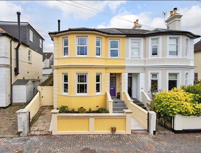 3 Bedroom Semi Detached House For Sale In Albion Road, Tunbridge Wells, Kent, TN1