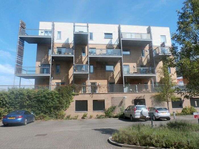 2 Bedroom Flat To Rent In Rustat Avenue, Cambridge, CB1