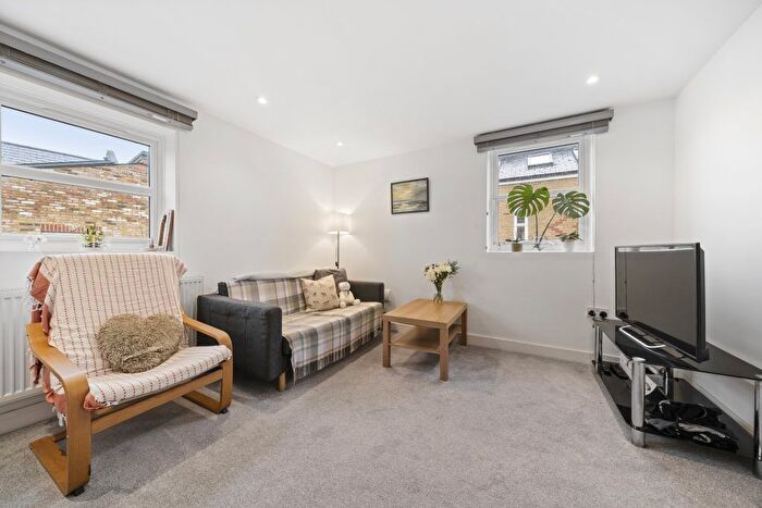 2 Bedroom Maisonette To Rent In Bruce Castle Road, Tottenham, N17