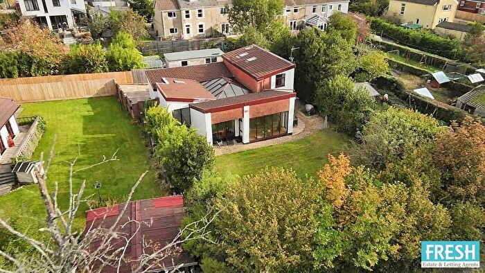 4 Bedroom Detached House For Sale In Ddol Road, Dunvant, Swansea, SA2