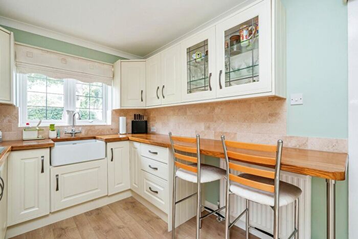 4 Bedroom Detached House For Sale In Oaklands Grove, Waterlooville, PO8