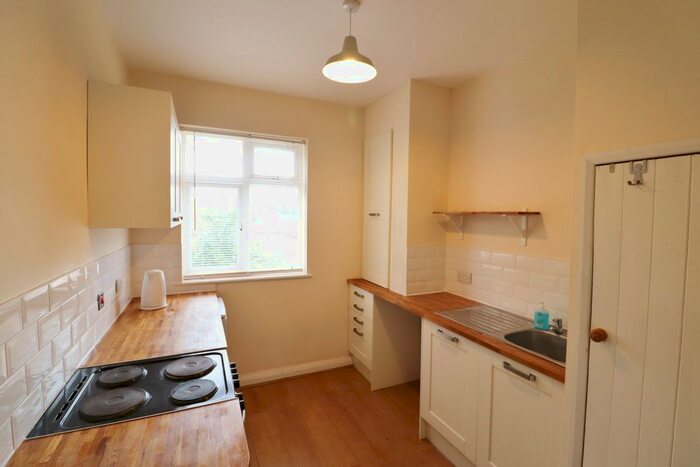 2 Bedroom Flat To Rent In Imperial Avenue, Leicester, LE3