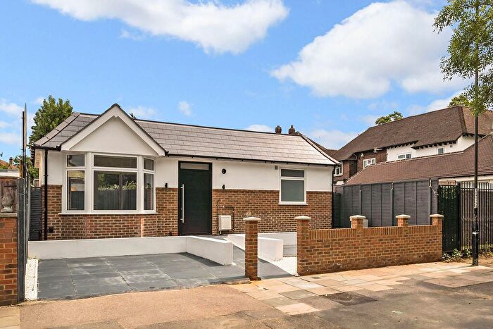 1 Bedroom Detached Bungalow To Rent In Briset Road, Eltham, SE9