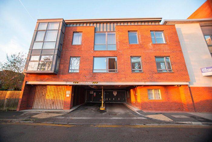 2 Bedroom Flat To Rent In Apartment, Freedom Quay, HU1