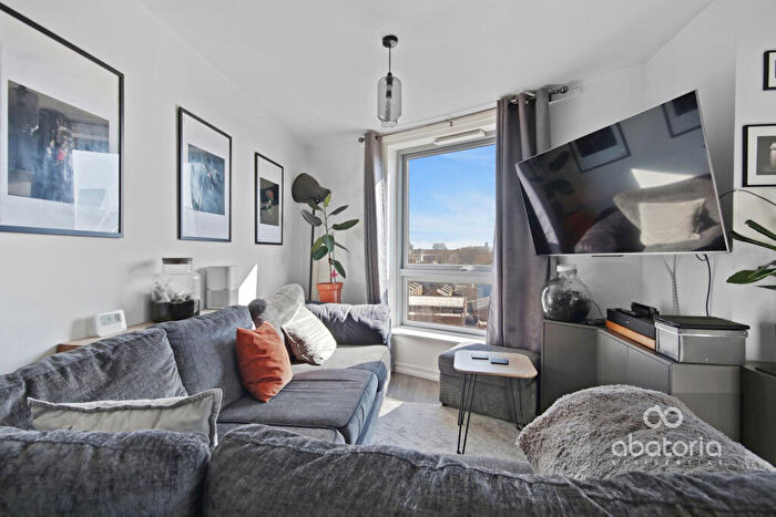 2 Bedroom Apartment To Rent In Len Bishop Court, Schoolhouse Lane, London, E1W