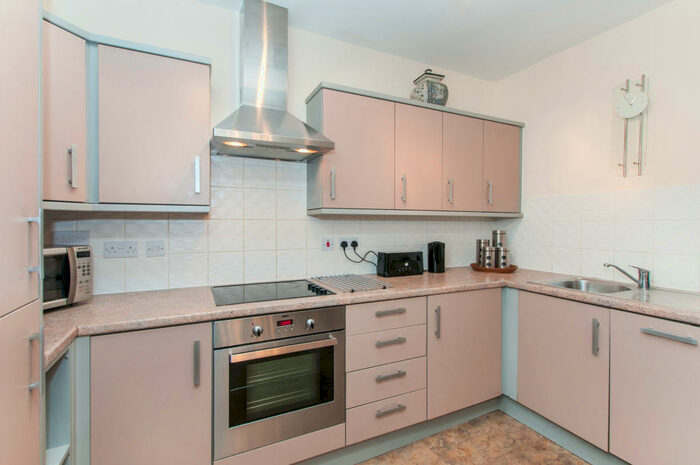 2 Bedroom Apartment To Rent In Park View, SL6