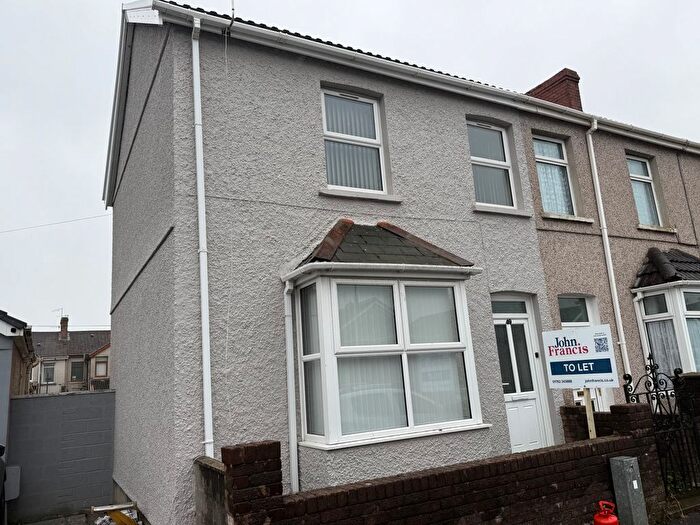 3 Bedroom Property To Rent In Derwent Street, Llanelli, SA15