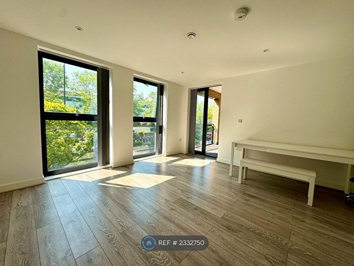 1 Bedroom Flat To Rent In Satchwell Road, London, E2