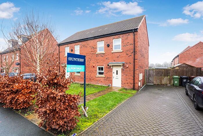 3 Bedroom Semi Detached House For Sale In Asket Drive, Leeds, West Yorkshire, LS14