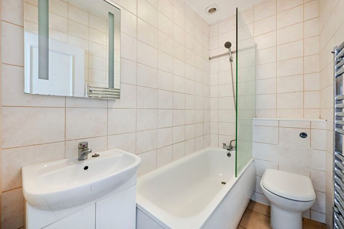 1 Bedroom Flat To Rent In St. Stephens Avenue, W12