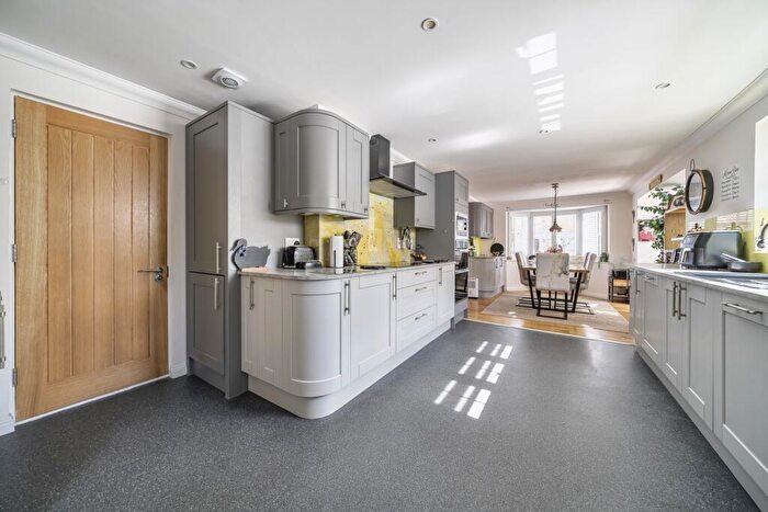 4 Bedroom Detached House For Sale In Stempe Close, Hawkinge, CT18