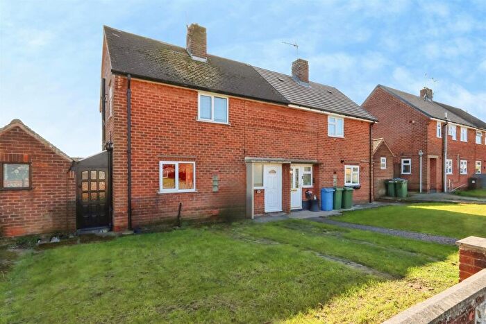 2 Bedroom Semi Detached House For Sale In Kilton Glade, Worksop, S81