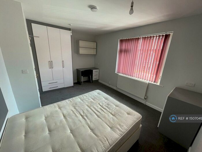 6 Bedroom Terraced House To Rent In De Beauvoir Road, Reading, RG1