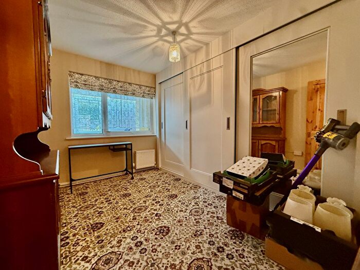 2 Bedroom Terraced Bungalow For Sale In Ferndale, Hedge End, Southampton, SO30