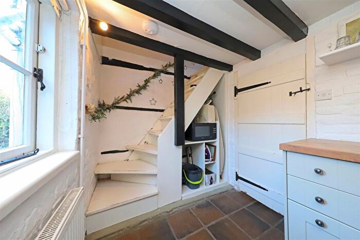 1 Bedroom Cottage For Sale In Sir Georges Place, Steyning, BN44