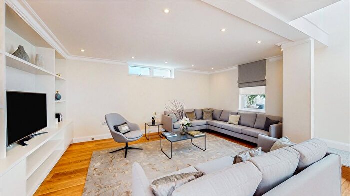 2 Bedroom Detached House To Rent In Warwick Gardens, Earls Court, W14