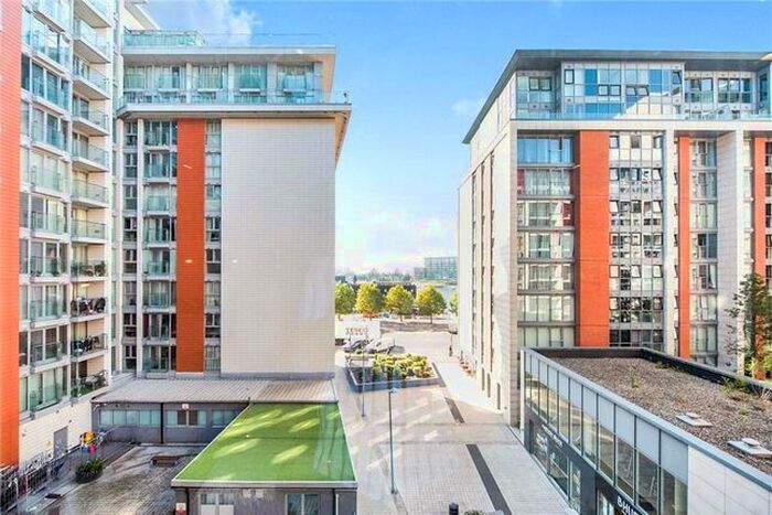 2 Bedroom Flat To Rent In Western Gateway, London, E16