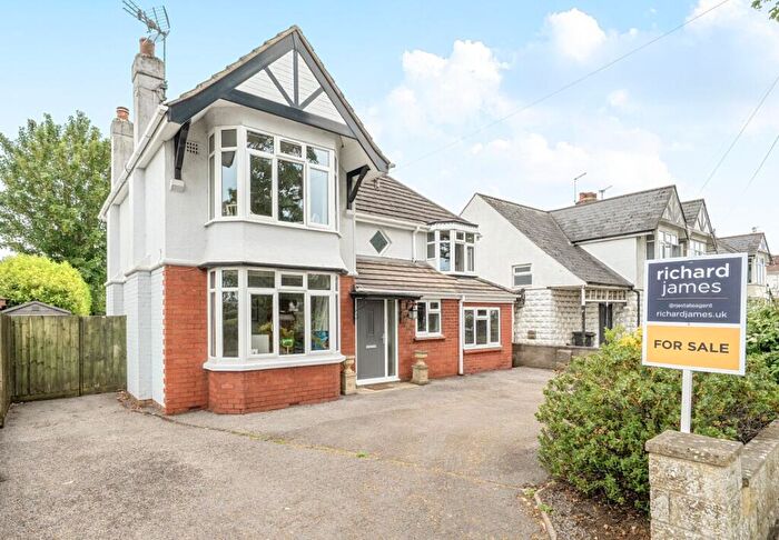 4 Bedroom Detached House For Sale In Marlborough Road, Old Town, Swindon, SN3