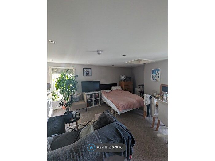 Studio To Rent In Clouds Hill Road, Bristol, BS5