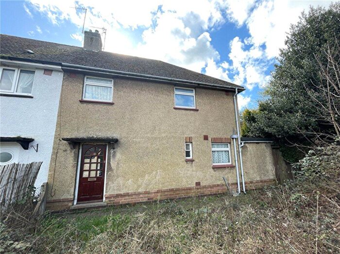 3 Bedroom Semi Detached House For Sale In Crabtree Close, Wellingborough, NN8