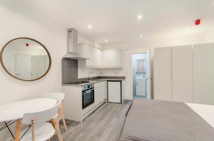 Studio To Rent In Finborough Road, Chelsea, London, SW10