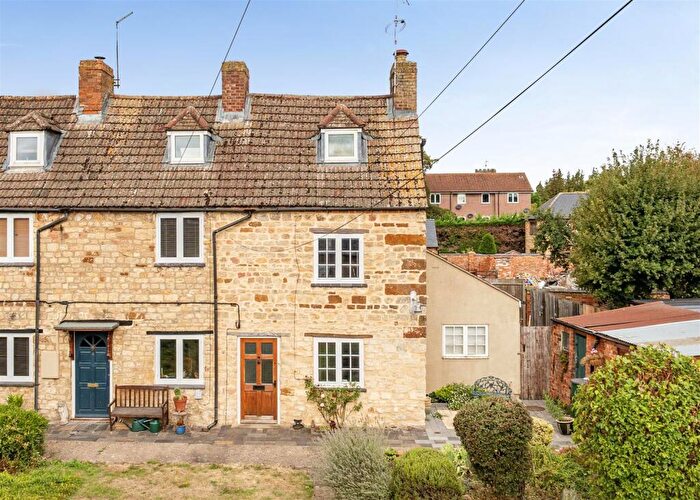 3 Bedroom Cottage For Sale In Spring Gardens, Towcester, NN12