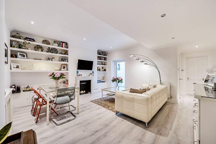 2 Bedroom Flat For Sale In Claverton Street, Pimlico, London, SW1V
