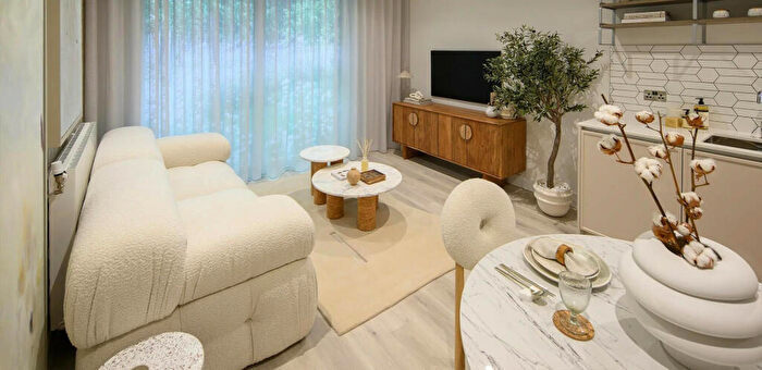 2 Bedroom Apartment For Sale In Waterlily Court, Kidbrooke Village, London, SE3