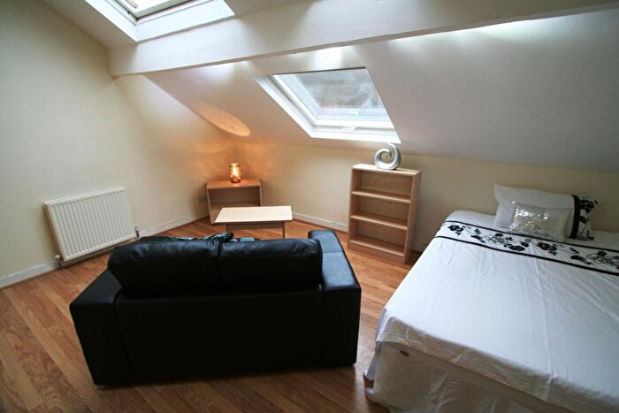 1 Bedroom Terraced House To Rent In Vinery Road, Leeds, LS4