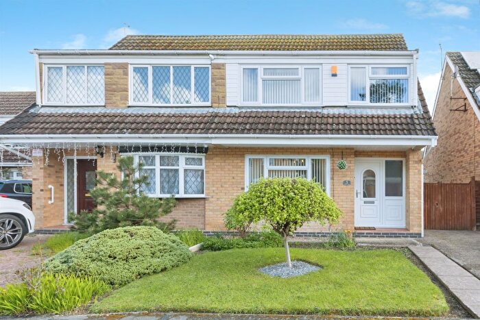 3 Bedroom Semi Detached House For Sale In Watts Close, Leicester, LE4