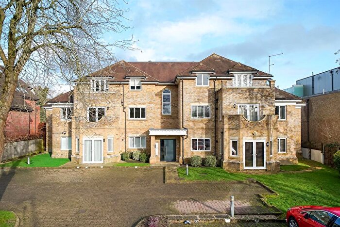 2 Bedroom Flat For Sale In London Road, St. Albans, AL1
