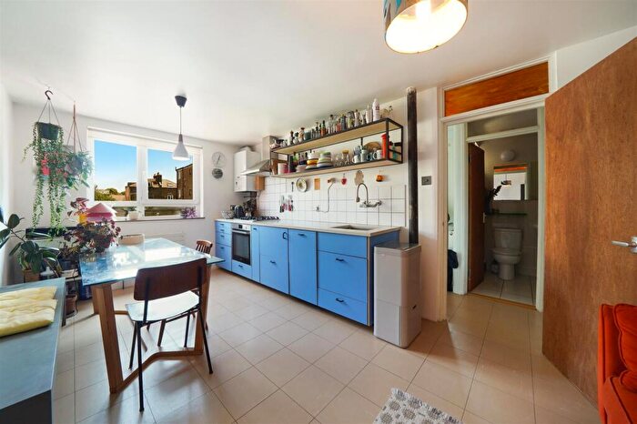 3 Bedroom Apartment For Sale In Gautrey Road, Nunhead, SE15