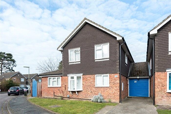 4 Bedroom Link Detached House To Rent In Bisley, Surrey, GU24