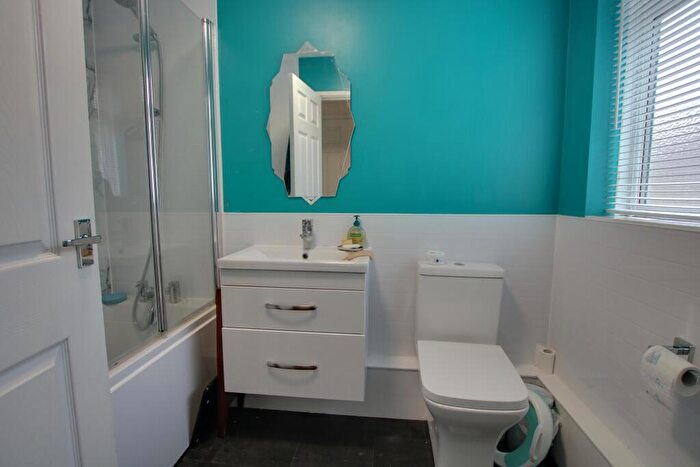 3 Bedroom Semi-Detached House For Sale In St Denys, Southampton, SO17