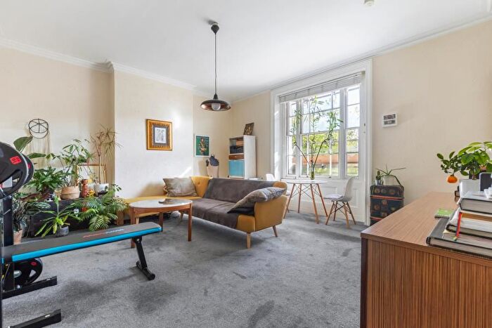 1 Bedroom Flat To Rent In Clapham Road, London, SW9