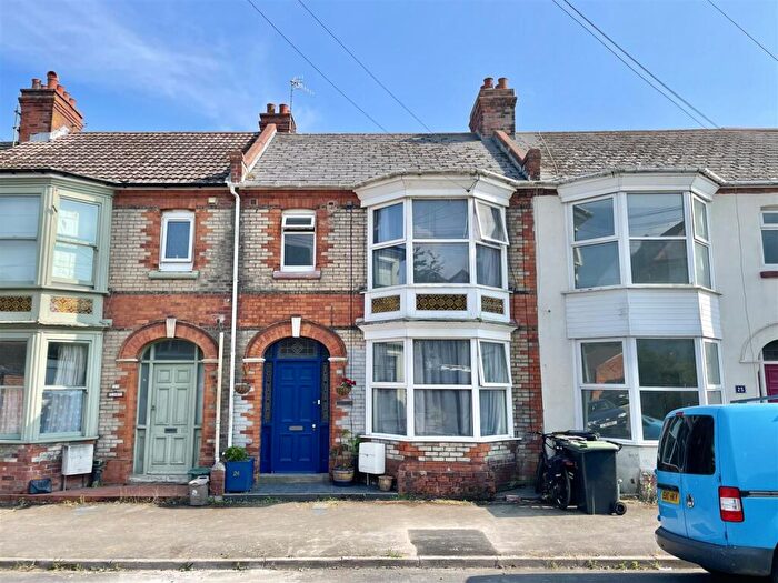 3 Bedroom House For Sale In Cassiobury Road, Weymouth, DT4