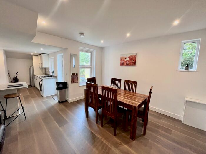 4 Bedroom House To Rent In Approach Road, Ashley Cross, BH14