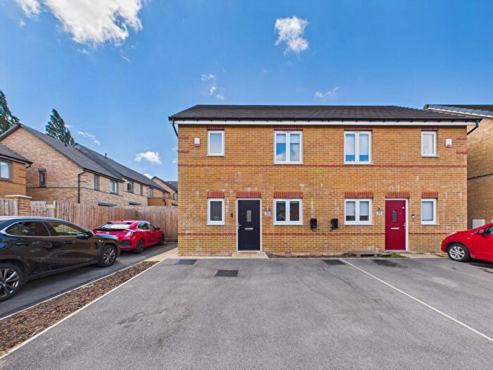 3 Bedroom Semi Detached House For Sale In Mallard Court, Huddersfield, HD4