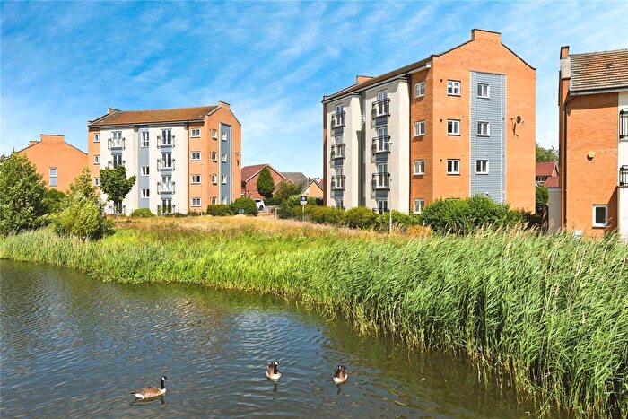 2 Bedroom Flat For Sale In Clenshaw Path, Basildon, Essex, SS14