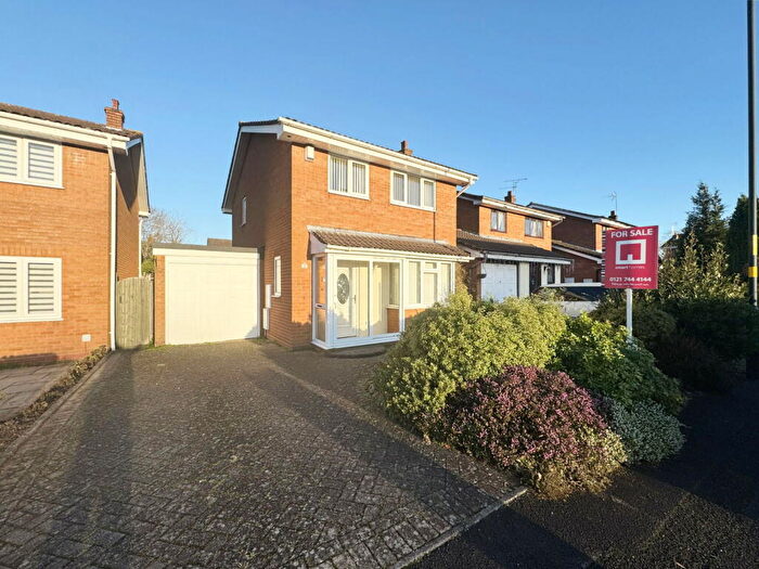 3 Bedroom Detached House For Sale In St. Peters Close, Hall Green, B28