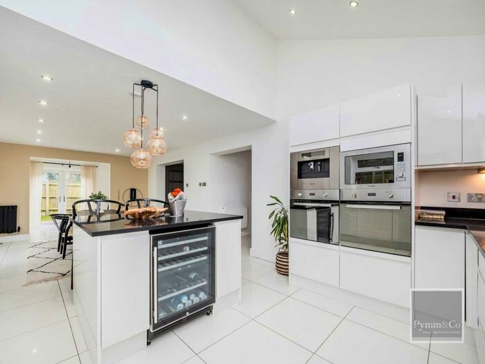 4 Bedroom Detached House For Sale In Hare Close, Norwich, NR14