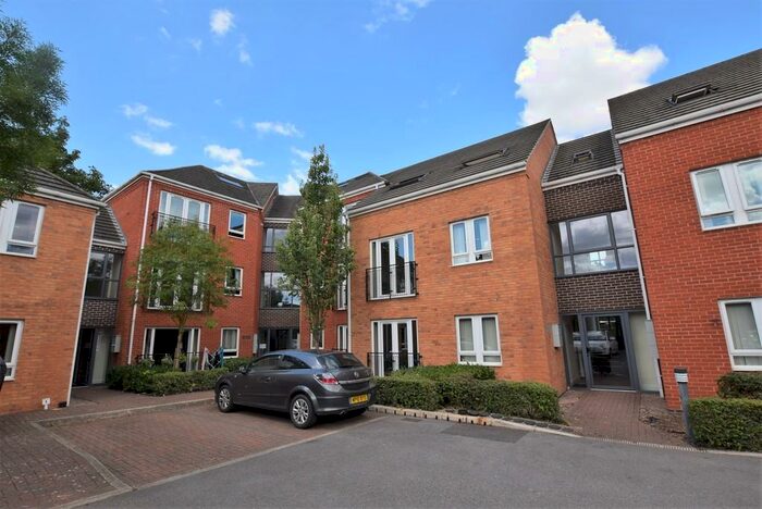 2 Bedroom Apartment To Rent In Askham Court, NG2