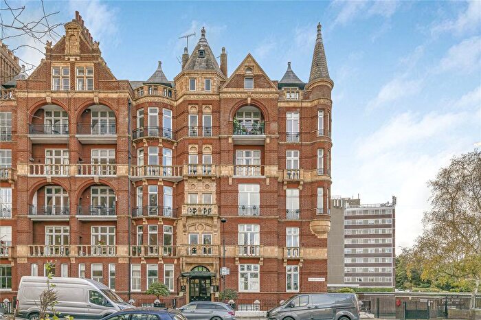 2 Bedroom Flat For Sale In Hurlingham Court, Ranelagh Gardens, London, SW6