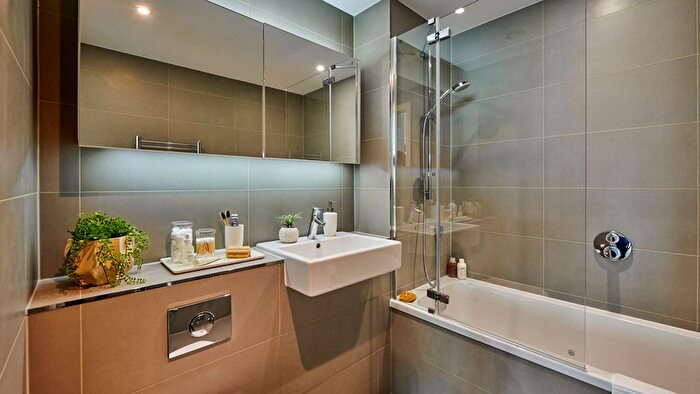 1 Bedroom Flat To Rent In Uncle Elephant And Castle, Churchyard Row, Elephant And Castle, SE11