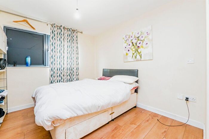 2 Bedroom Flat For Sale In Landmark Place, Cardiff, CF10