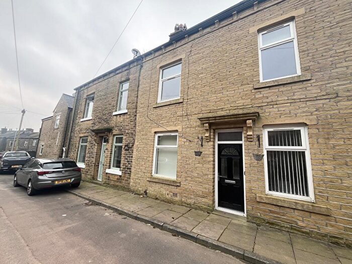4 Bedroom Terraced House To Rent In Clapham Street, Denholme, Bradford, BD13