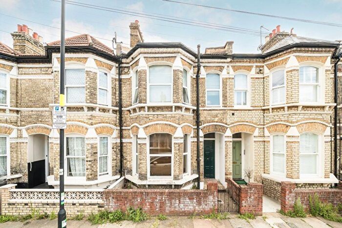4 Bedroom Terraced House To Rent In Ballater Road, Brixton, SW2