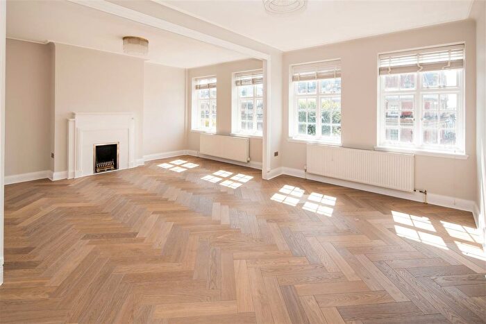4 Bedroom Property To Rent In Kensington High Street, Kensington, London, W8