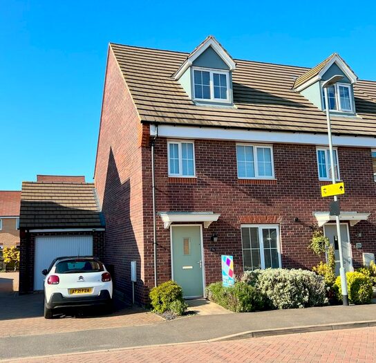 3 Bedroom End Of Terrace House To Rent In Musselburgh Way, Bourne, PE10