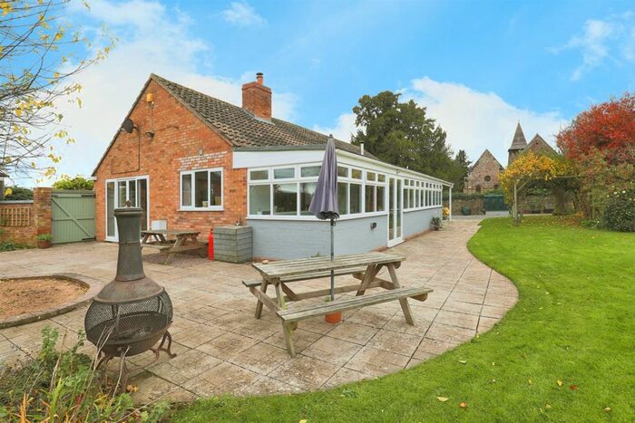 3 Bedroom Detached Bungalow For Sale In Church Lane, Broadwas, Worcester, WR6